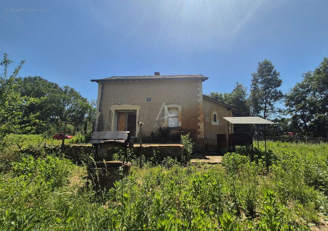 Maison à LONGUE-JUMELLES