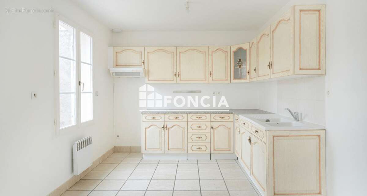 Maison à SAINT-JEAN-DE-BRAYE