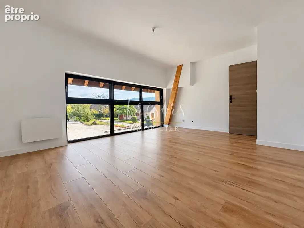 Grange réhabilitée aux beaux volumes - Montagny Les Lanches -140 m2 - photo 3