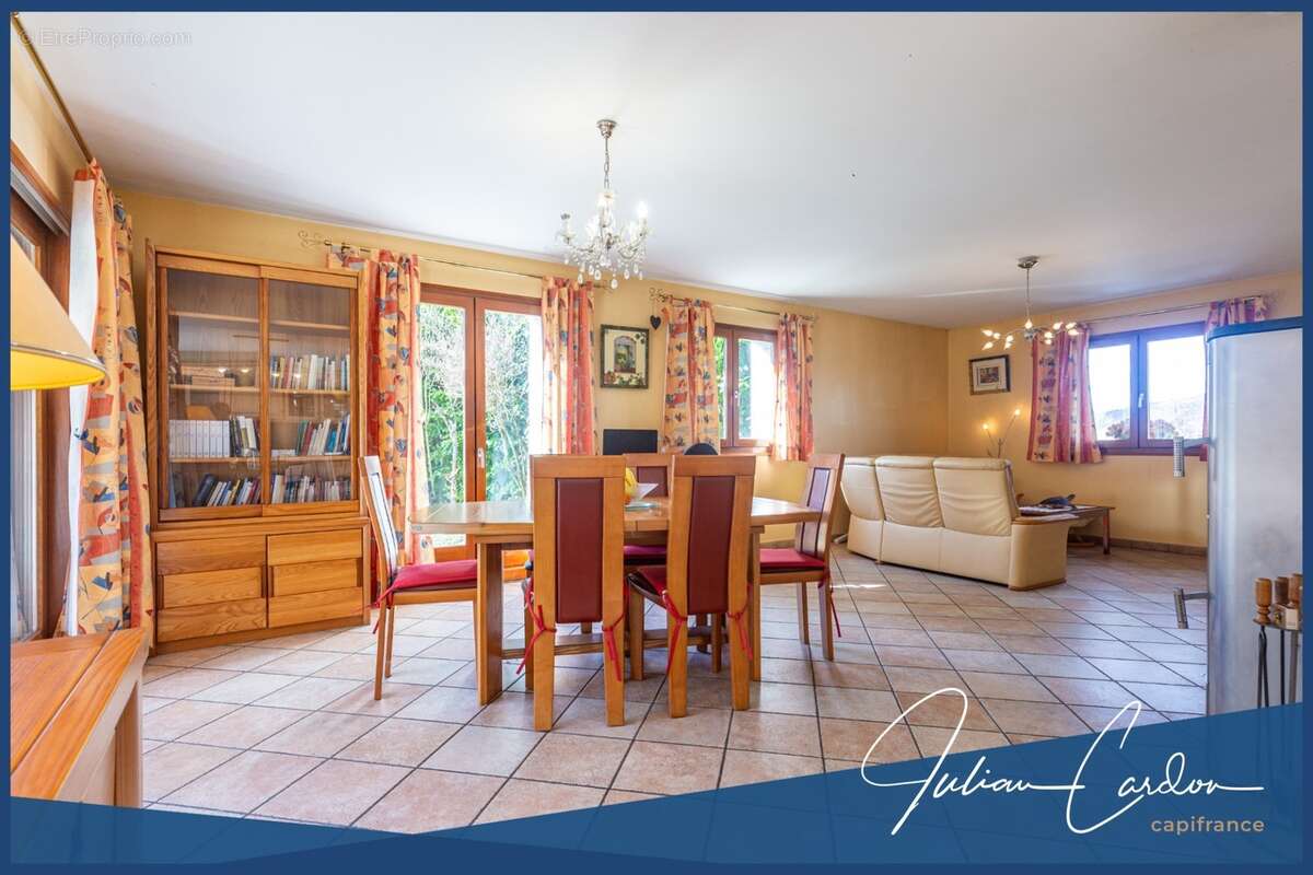 Villa d'architecte à vendre à Cuvat - photo 8