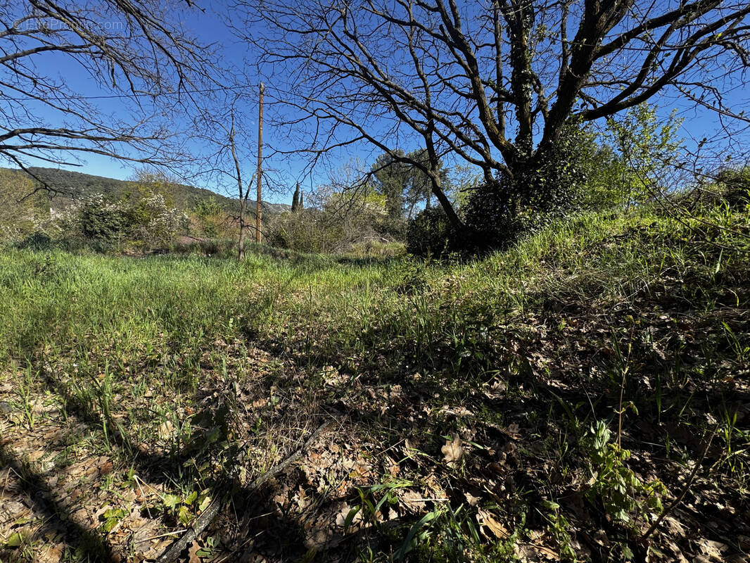 Terrain à LA DESTROUSSE