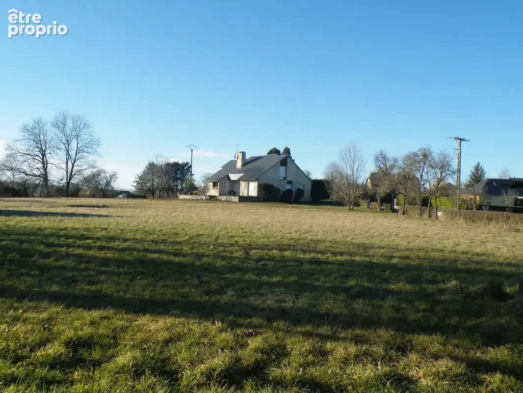 Photo Terrain à Anglars-Saint-Felix au prix de 44 000€