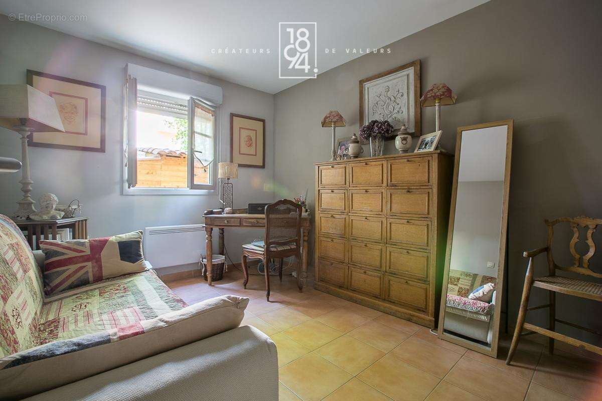 Superbe T4 de standing avec vaste jardin  et stationnement - photo 15