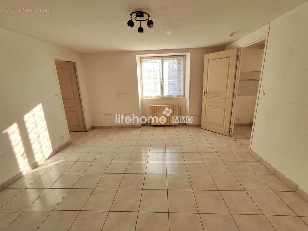 Maison à SAINT-MICHEL-EN-BRENNE