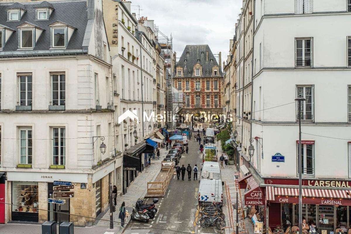 Appartement à PARIS-4E