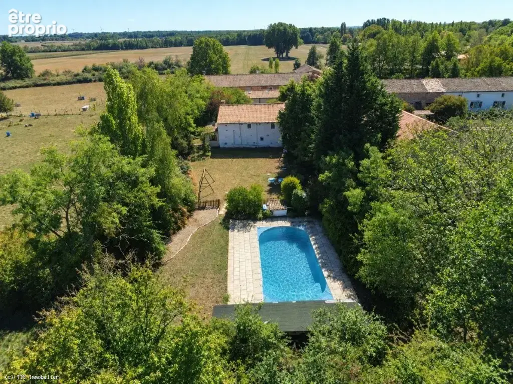 Belle Opportunité : Ensemble De 4 Gîtes Avec Piscine Chauffée - photo 2