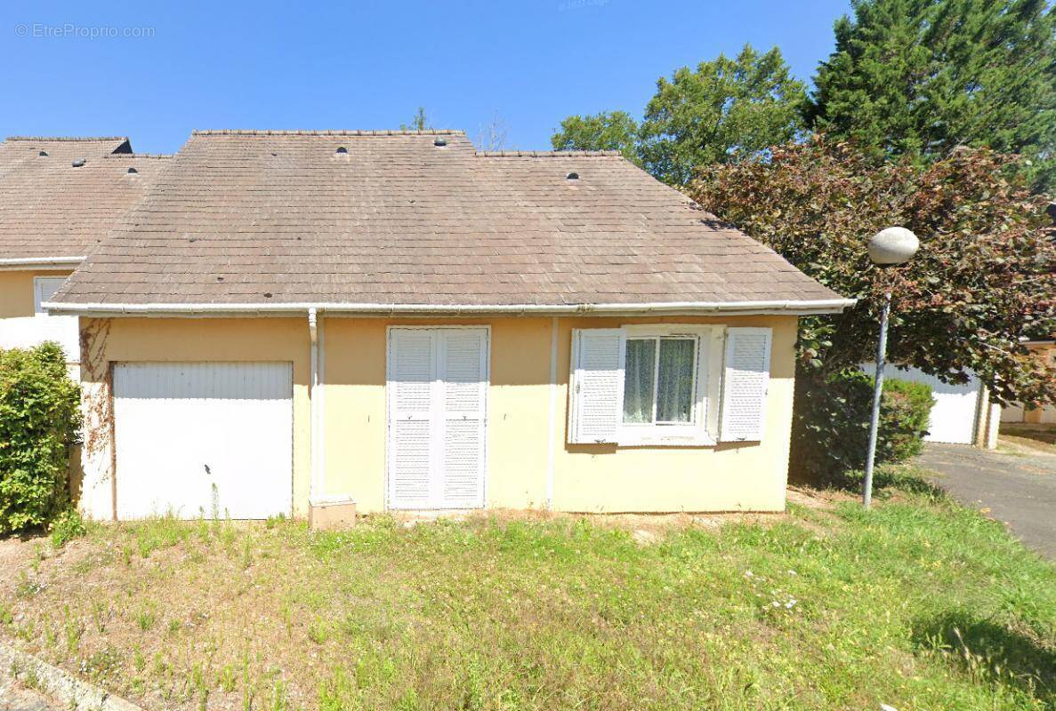 Maison à COURDEMANCHE