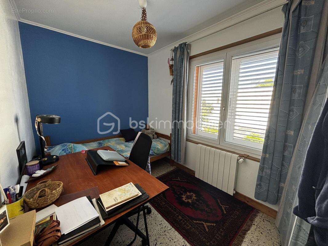 Maison 4 chambres avec jardin arboré, terrasse couverte et garage - photo 7