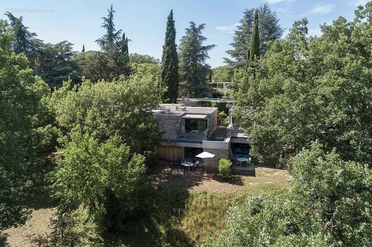 Appartement à BERRIAS-ET-CASTELJAU