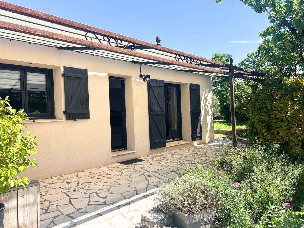 Maison à PERNES-LES-FONTAINES