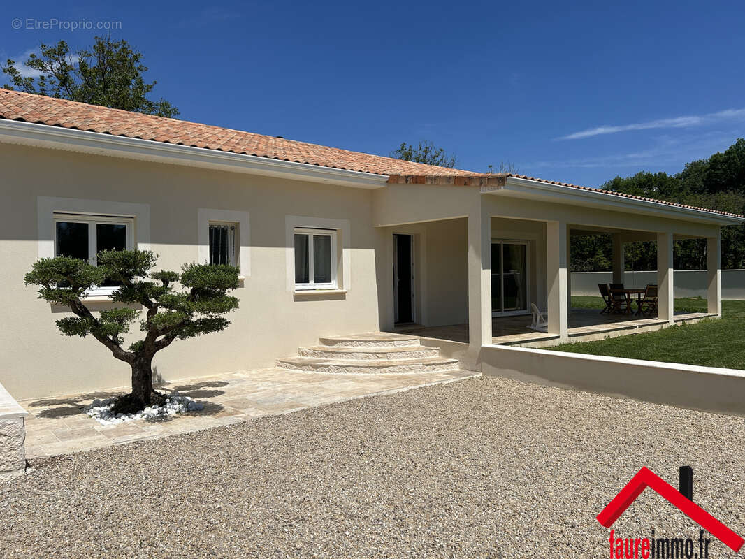 Maison à TERRASSON-LAVILLEDIEU