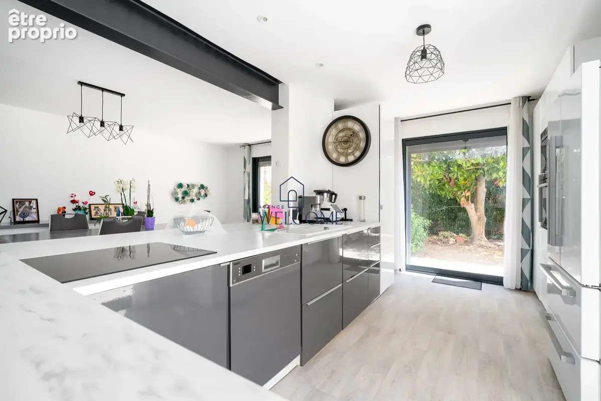Maison 9 pièces 184 m² à vendre à Balaruc-Le-Vieux (34540) - photo 3