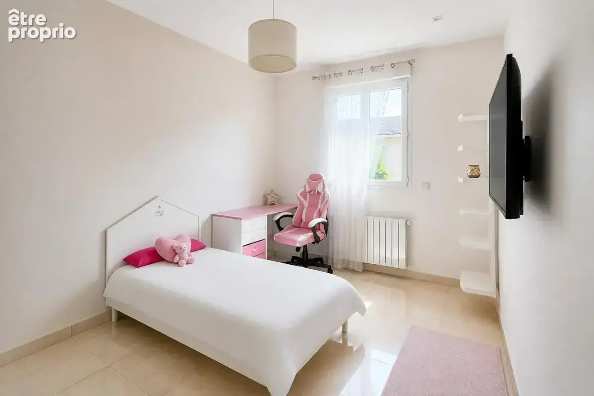 Maison de 7 pièces de 230 m² à Dammarie-les-Lys - photo 7