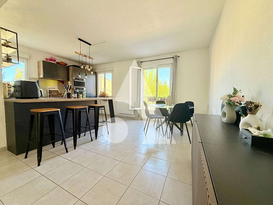 Appartement à PEYROLLES-EN-PROVENCE