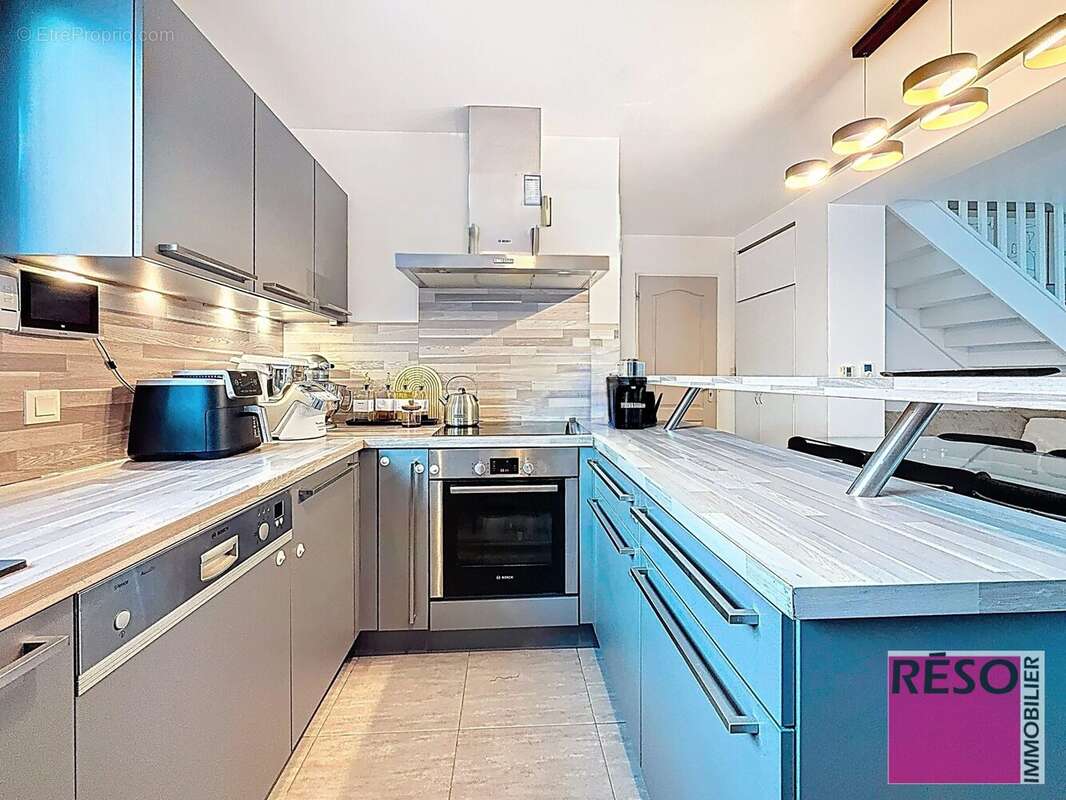 Maison à VETRAZ-MONTHOUX