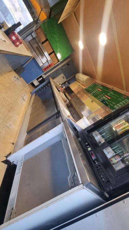 Commerce à CAVEIRAC