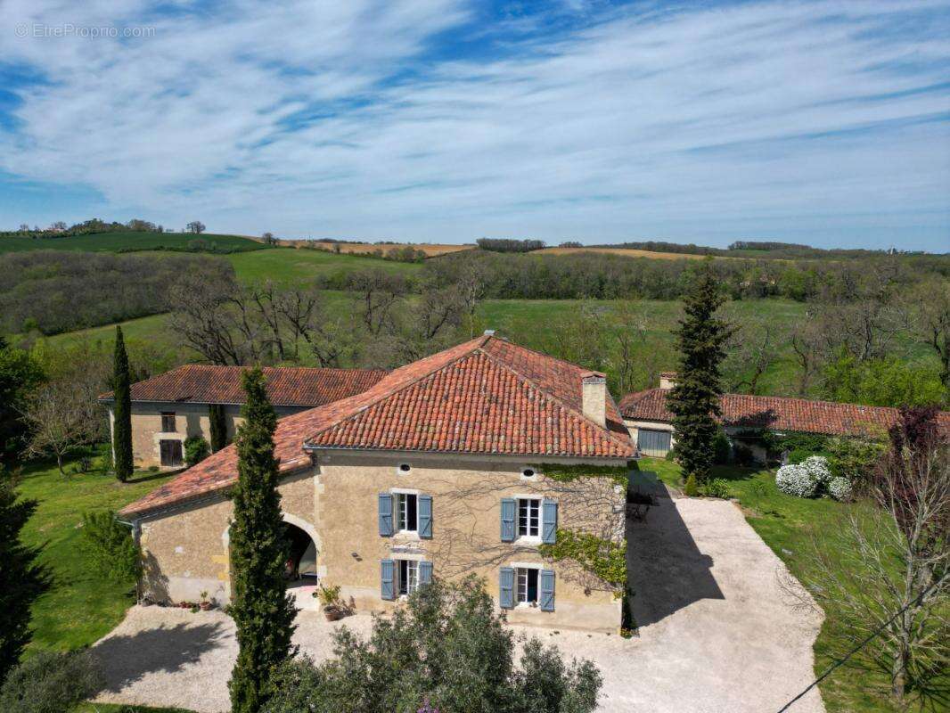 Maison à VALENCE-SUR-BAISE