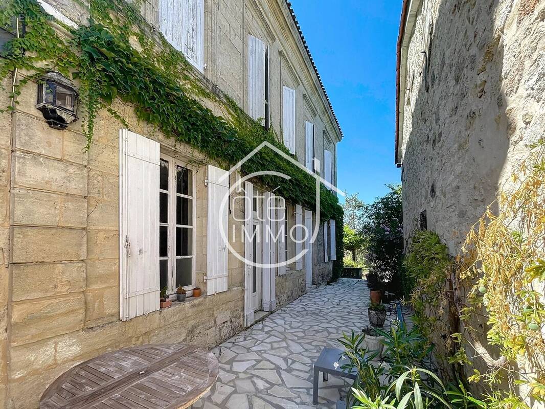 Maison à FRANCS
