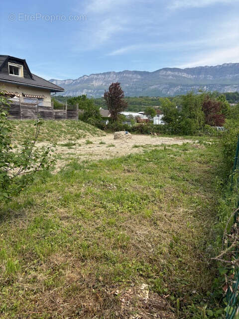 Terrain à bâtir  551 M2  libre constructeur   situé à VOGLANS 73420 - photo 3