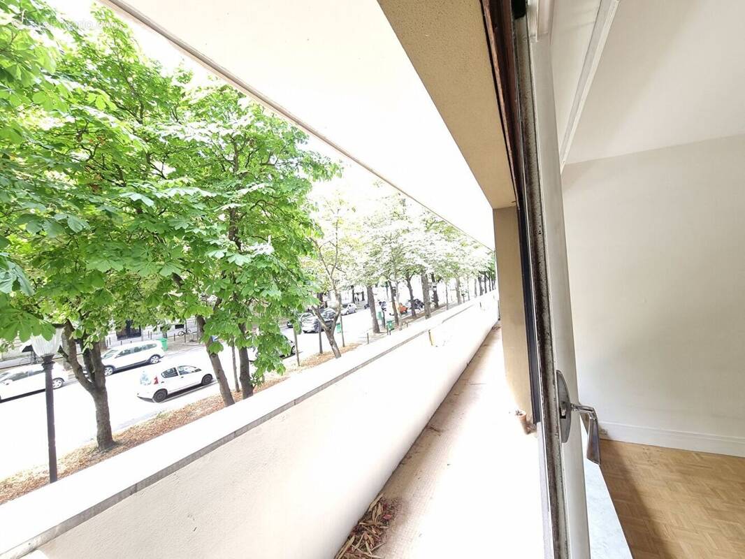 Appartement à PARIS-14E