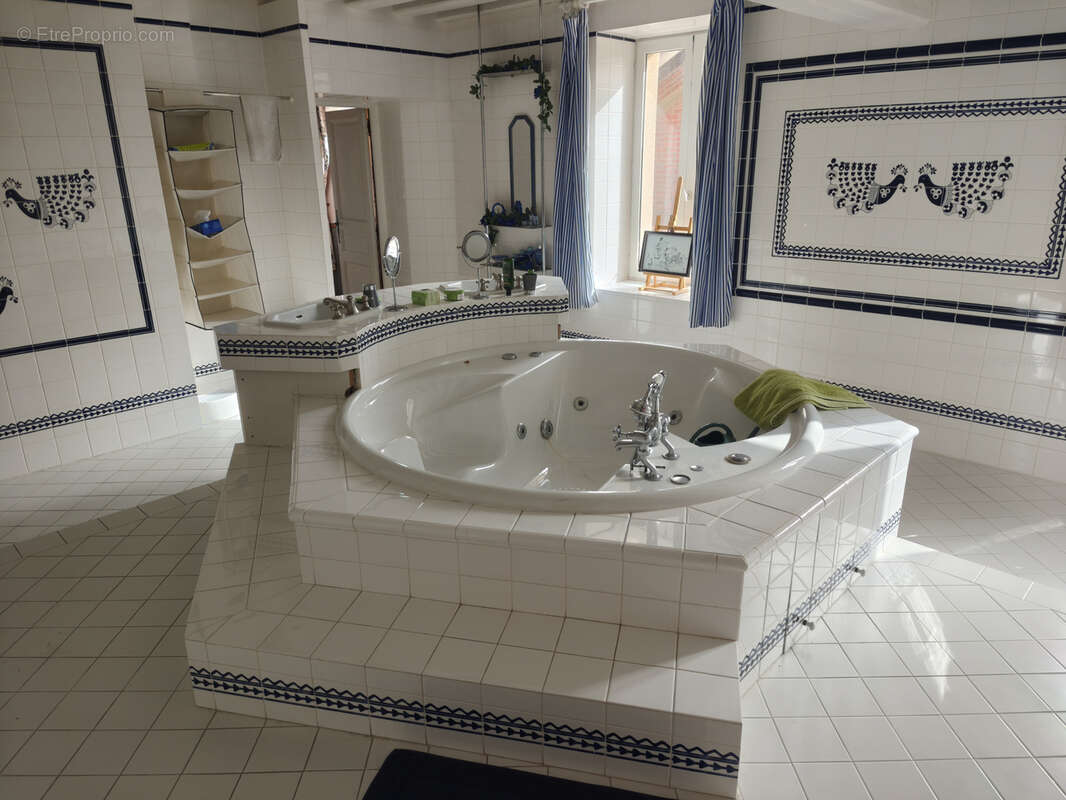 Maison à MONTREUIL-L'ARGILLE