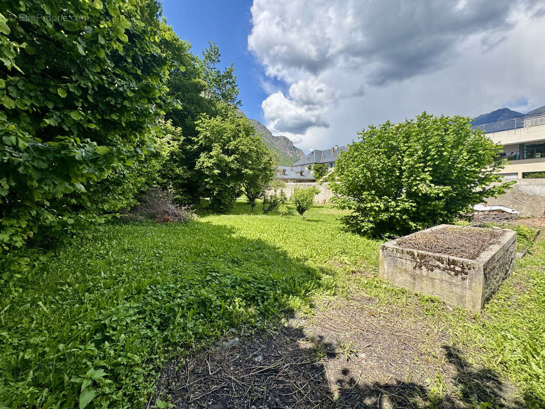 Terrain à SAINT-JEAN-DE-MAURIENNE