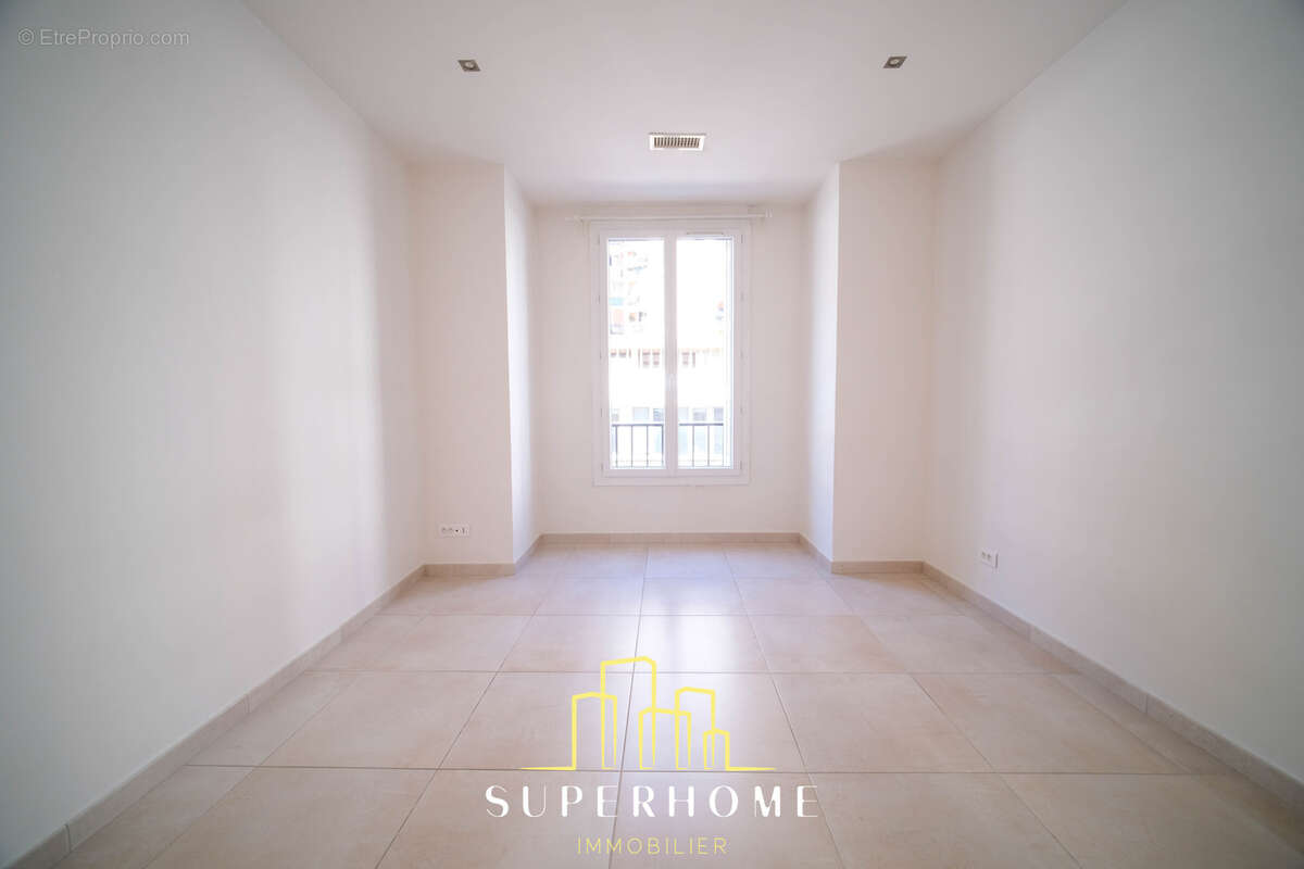Appartement à MARSEILLE-6E