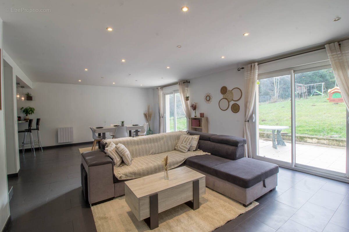 Maison à JANVILLE-SUR-JUINE