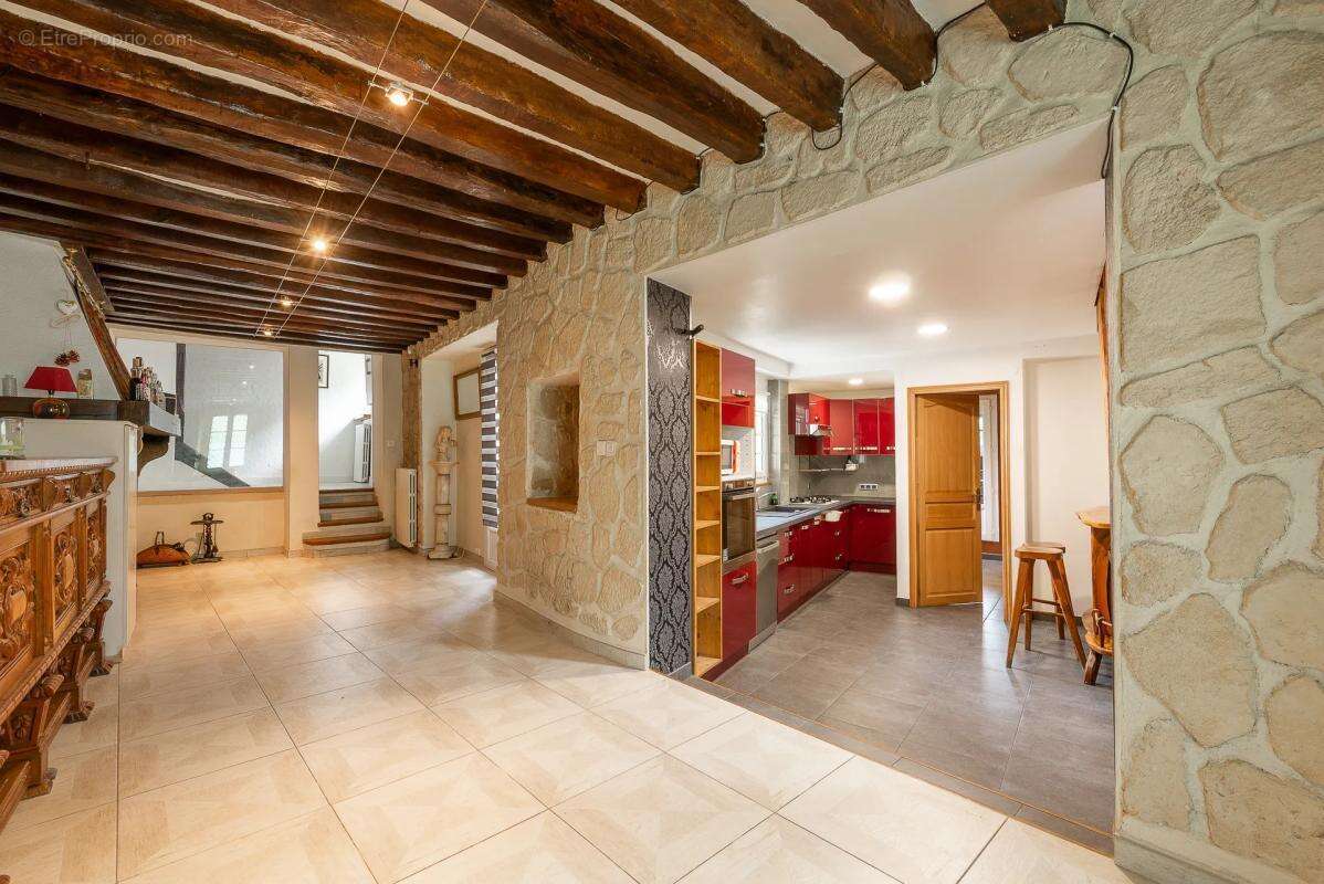 Maison de ville 4 pièces de 127 m² à Villeneuve-sous-Dammartin - photo 3