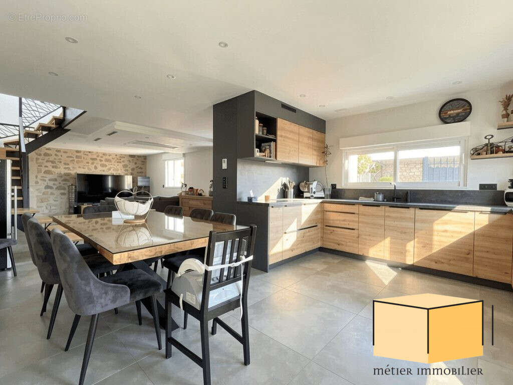 Maison 167 m² à Belley  - photo 4