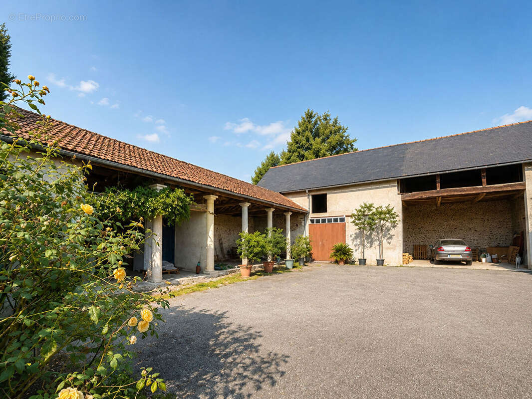Maison Ger 8 pièces 289m² Corps de ferme d'exception  Un véritable havre de paix au coeur de la nature - photo 3