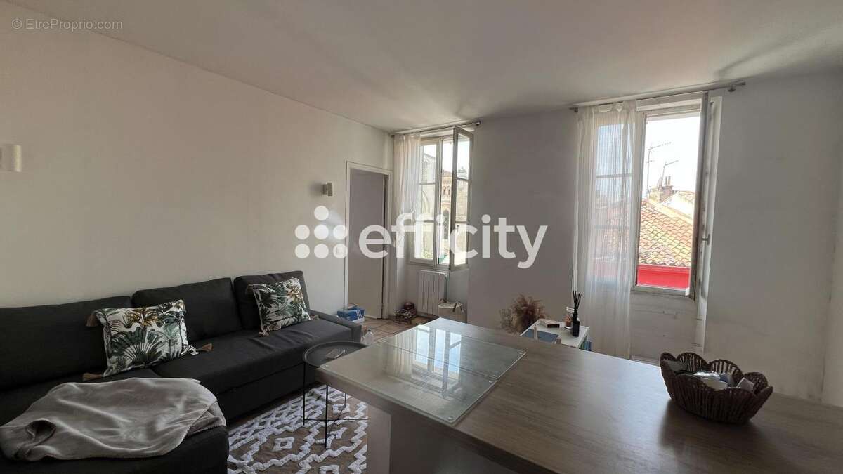 Appartement à MARSEILLE-8E