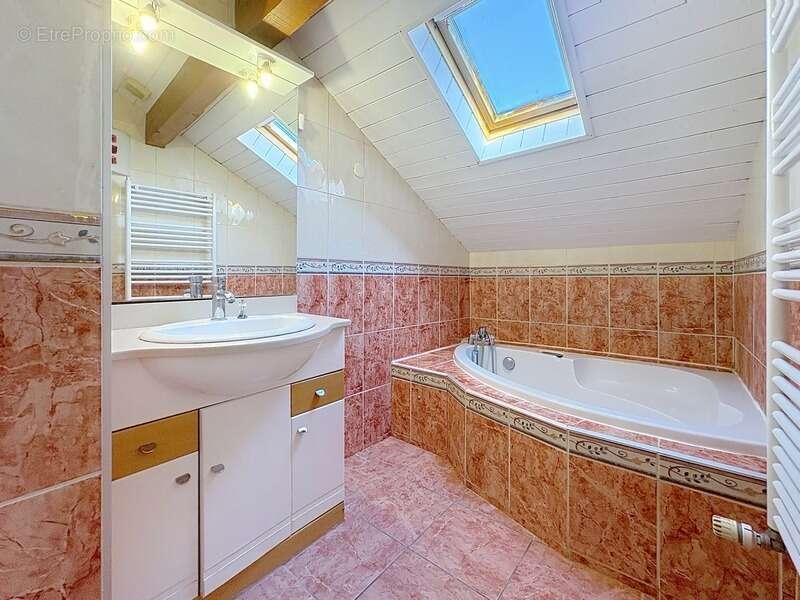 Appartement à VETRAZ-MONTHOUX