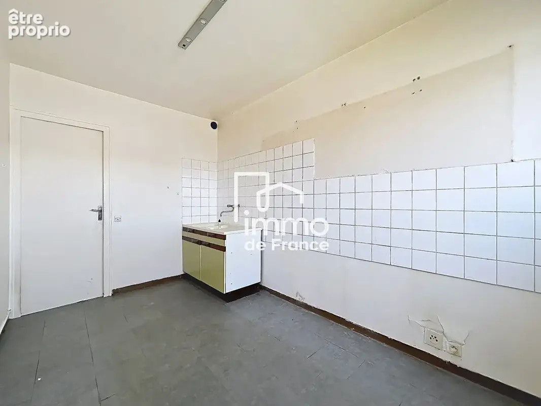 T3 à rénover de 68m² à Ferney Voltaire - photo 4