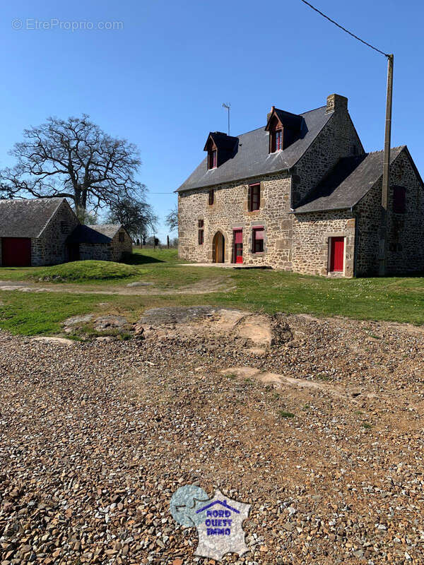 Maison à AMBRIERES-LES-VALLEES