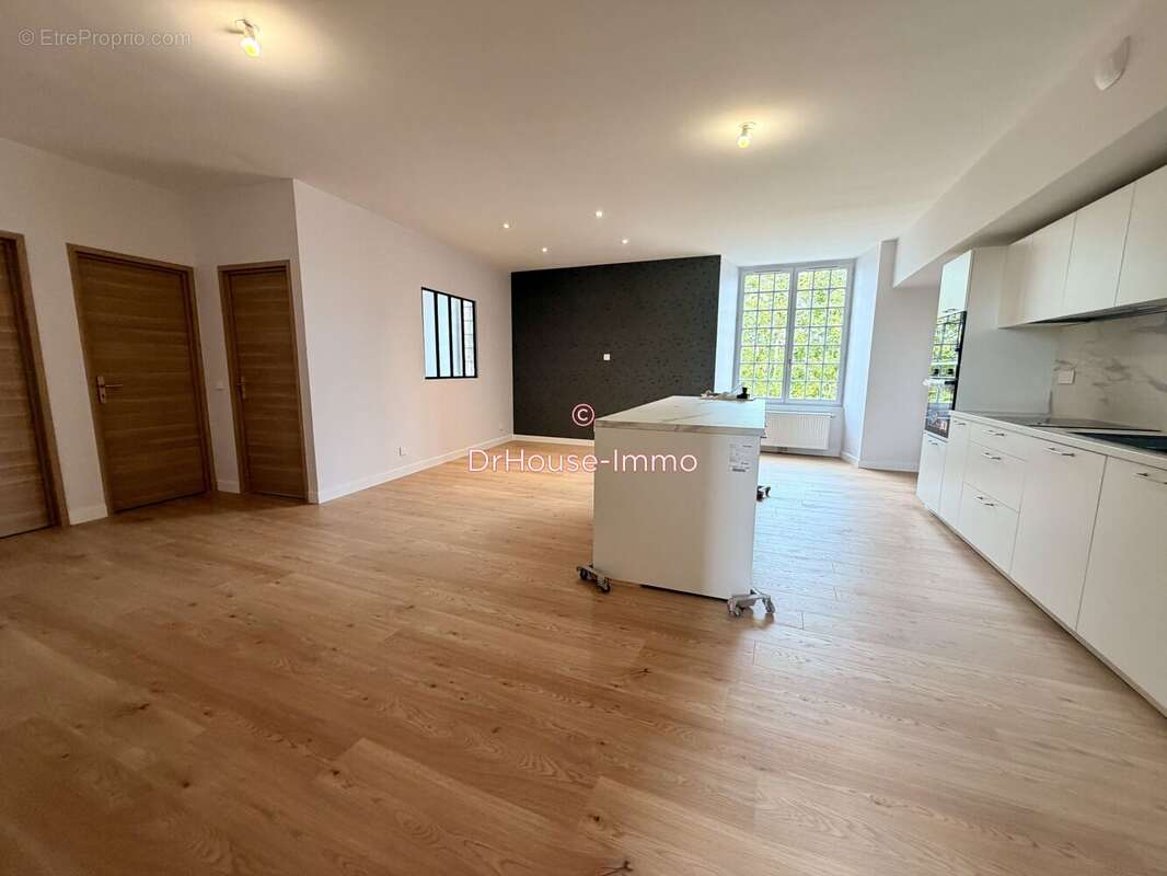 Appartement 67 m² à Cosnac  - photo 8