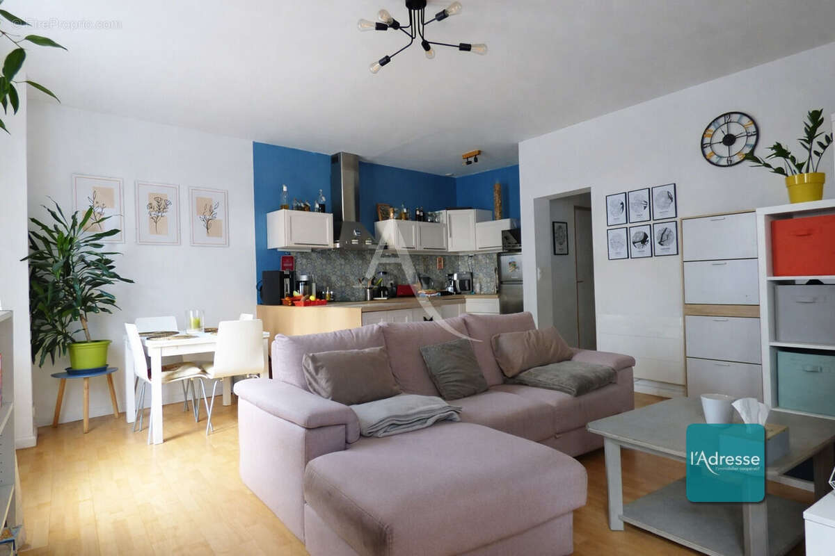 Appartement à CHARENTON-LE-PONT