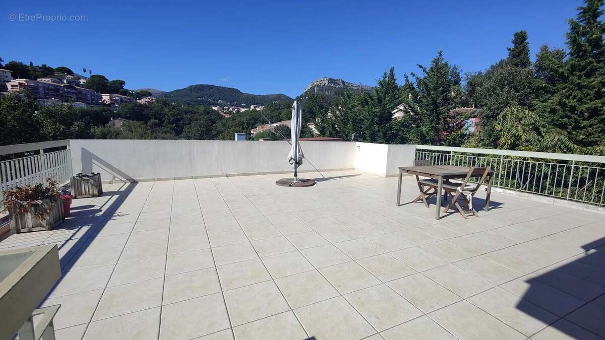 Appartement à VENCE