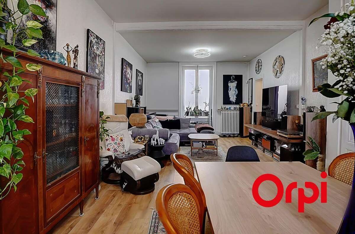 Appartement à NEUVILLE-SUR-SAONE