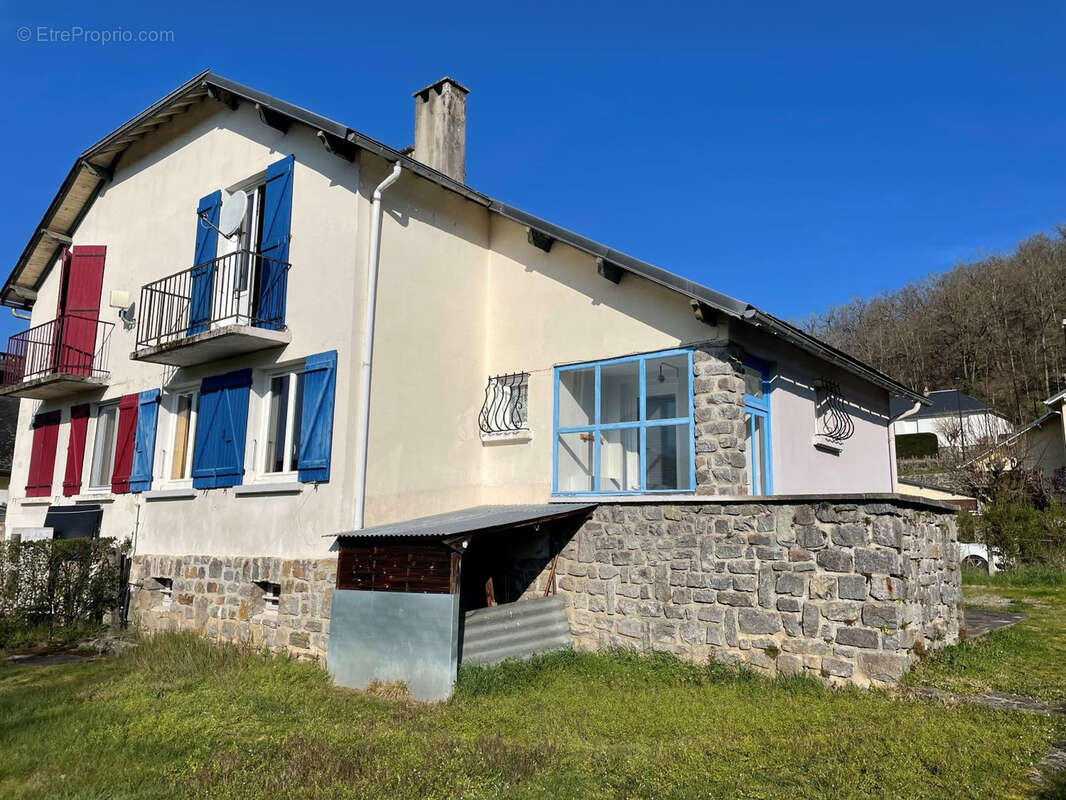Maison à CHAMPS-SUR-TARENTAINE-MARCHAL