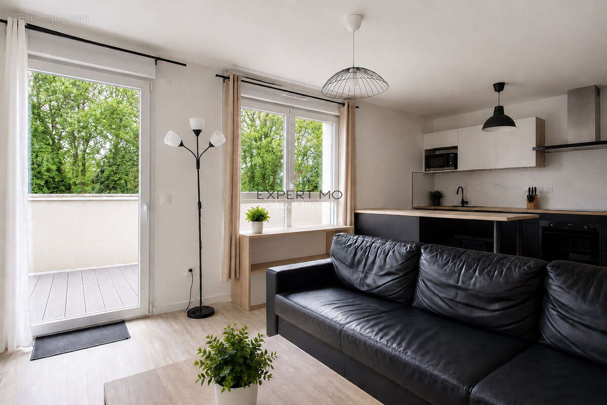 Appartement à SAINT-THIBAULT-DES-VIGNES