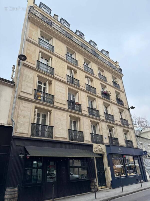 Appartement à PARIS-3E