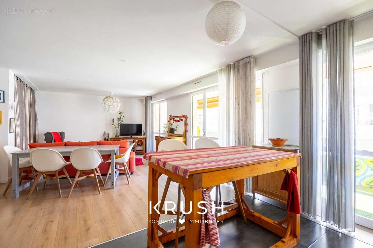 Appartement à MARSEILLE-2E