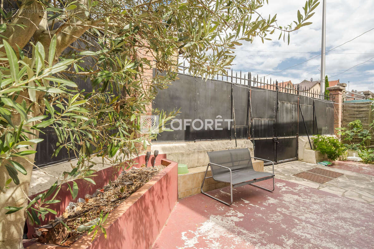 Secteur Eglise. Maison  90 m² . Pas de travaux !!! - photo 9