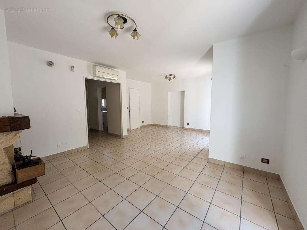 Maison 98 m² à Vaulx-Milieu  - photo 3