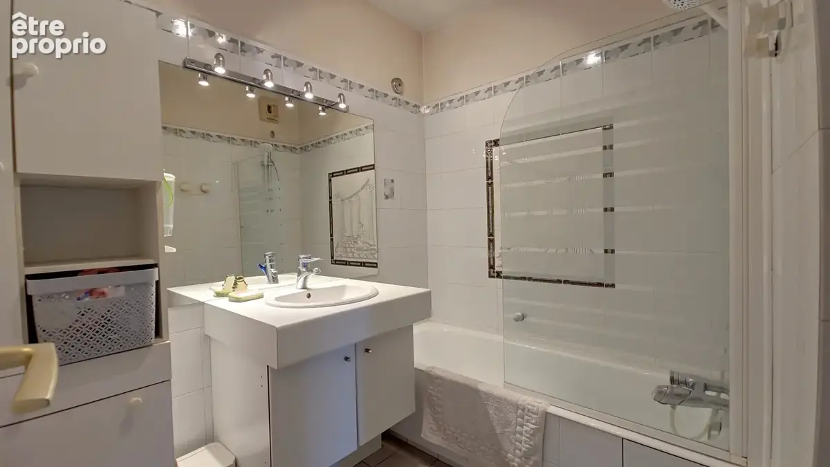 LE CANNET à vendre 4 pièces de 117 m2 avec terrasse et balcon, cave et garage sous-sol - photo 18