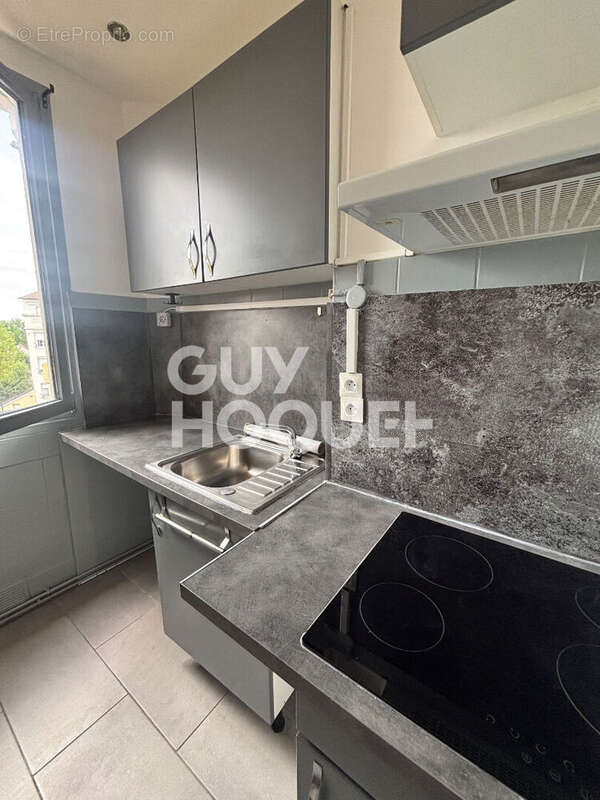 Appartement à LES PAVILLONS-SOUS-BOIS