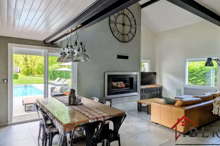 Maison à OYONNAX