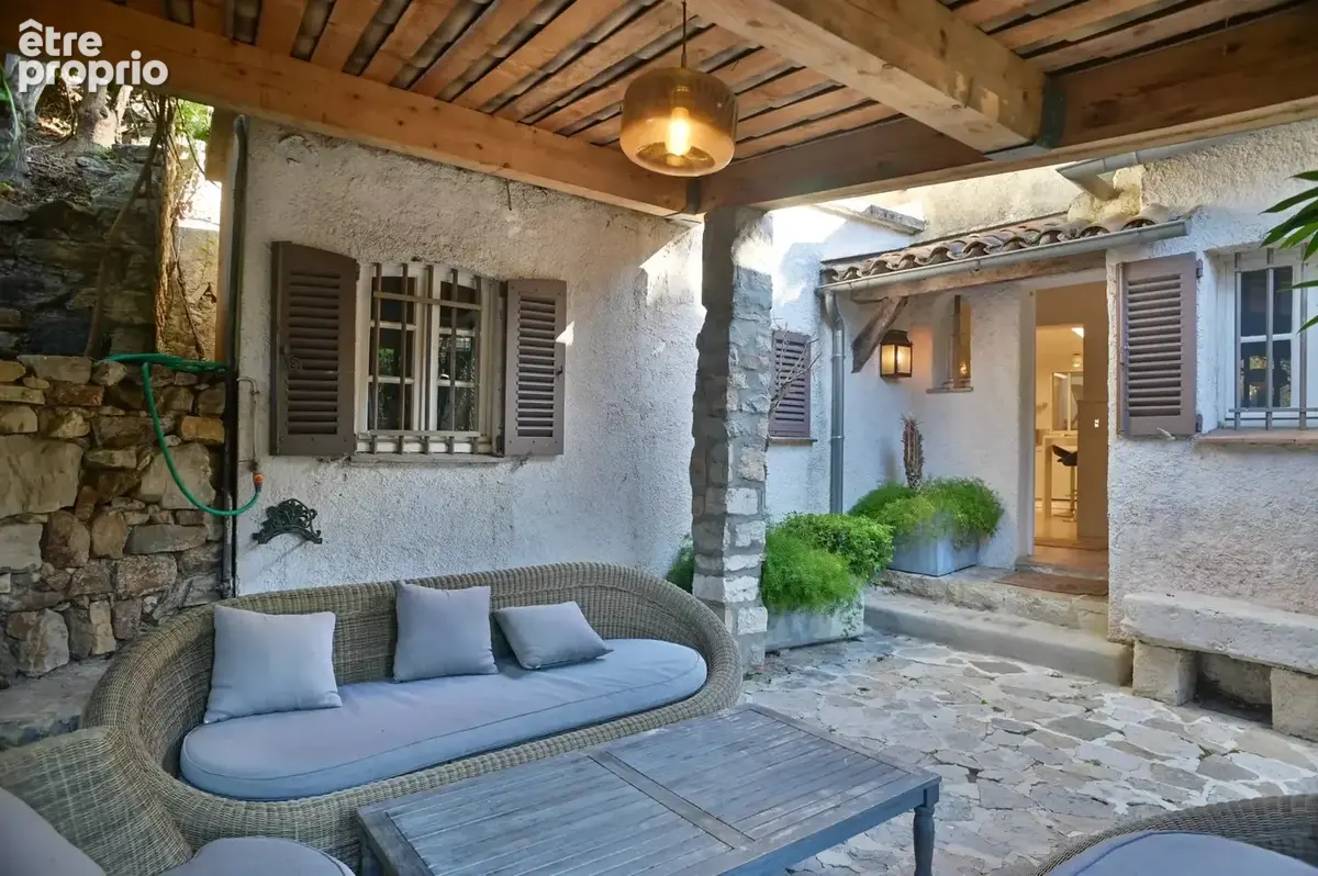 CANNES - Propriété située dans le quartier Californie - Piscine - photo 33