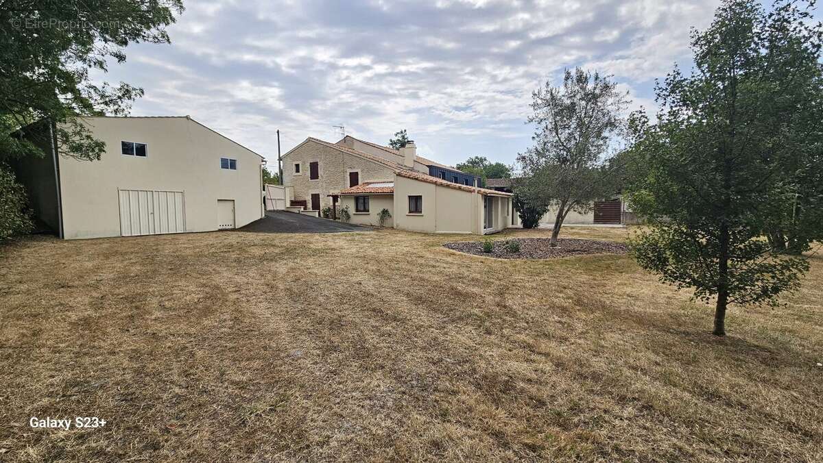 Maison à SAINT-HILAIRE-LA-PALUD